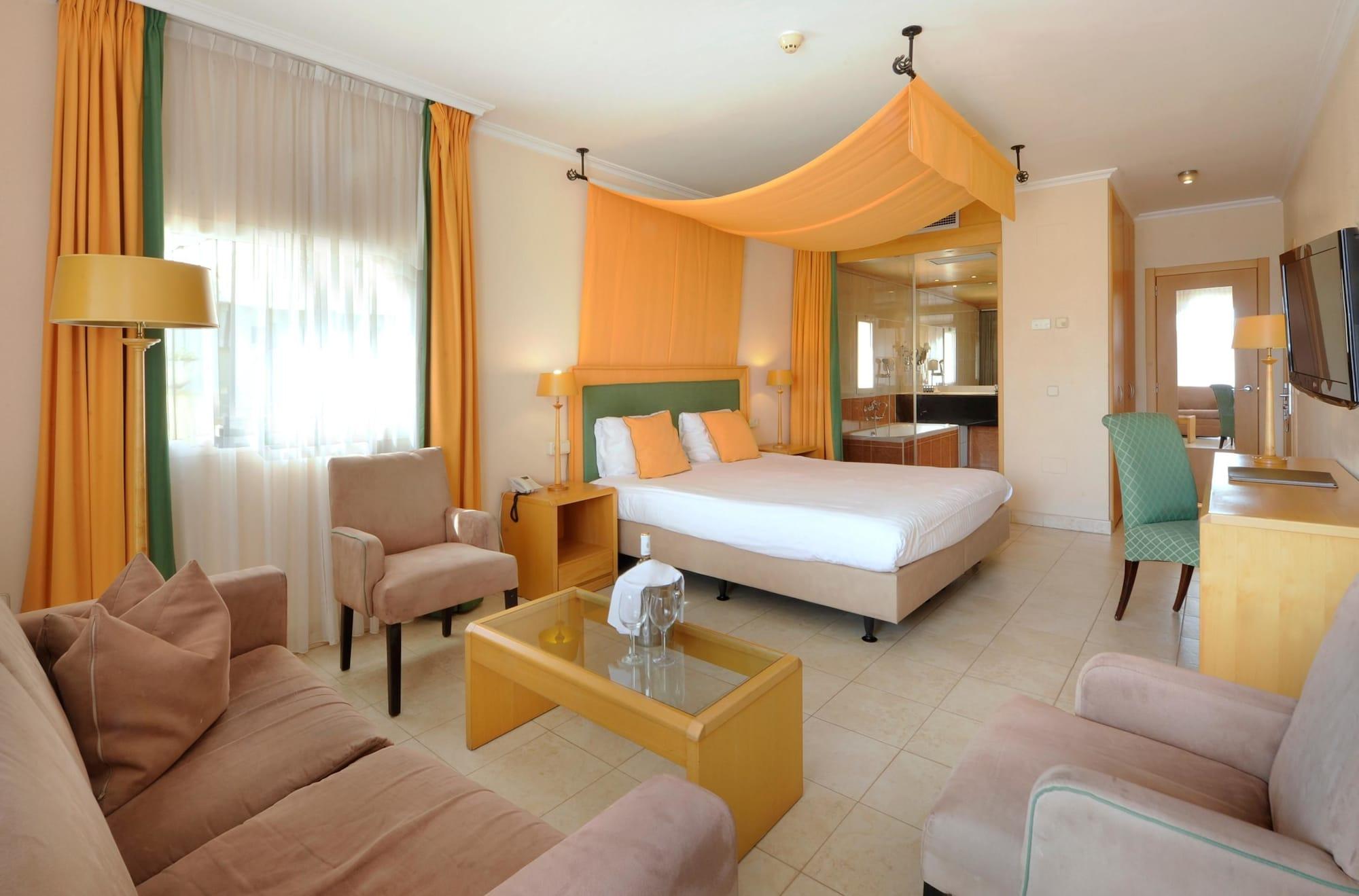 Van Der Valk Hotel Barcarola Sant Feliu de Guixols Bagian luar foto
