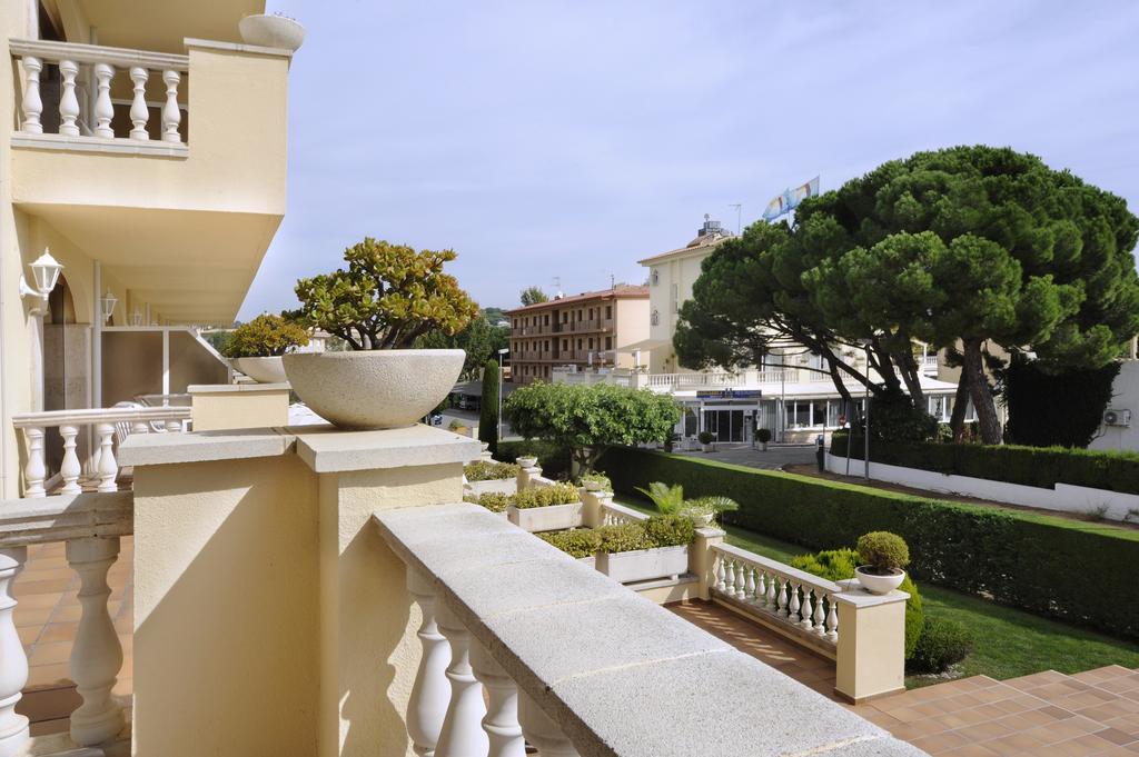 Van Der Valk Hotel Barcarola Sant Feliu de Guixols Bagian luar foto